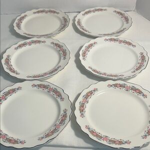 Elegant Floral Dinner Plate Set